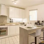 Superbe T2 Renove Avec Balcon Et Parking, A 150m De La Grande De - Fr-1-3-517 * ביאריץ