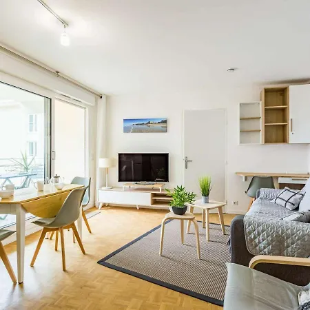 Superbe T2 Renove Avec Balcon Et Parking, A 150m De La Grande De - Fr-1-3-517 דירה *