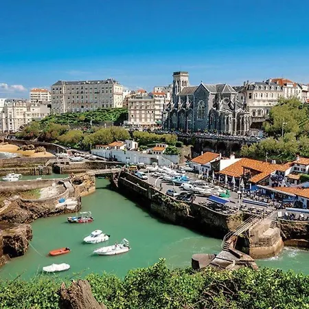 Superbe T2 Renove Avec Balcon Et Parking, A 150m De La Grande De - Fr-1-3-517 דירה *