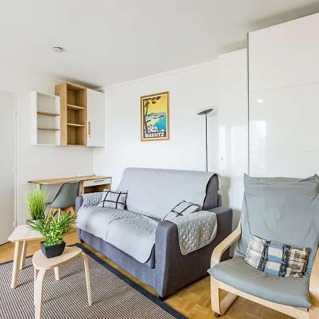 Superbe T2 Renove Avec Balcon Et Parking, A 150m De La Grande De - Fr-1-3-517 Μπιαρίτζ