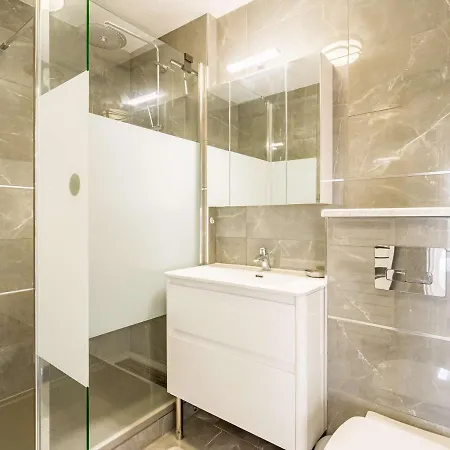 Διαμέρισμα Superbe T2 Renove Avec Balcon Et Parking, A 150m De La Grande De - Fr-1-3-517 *